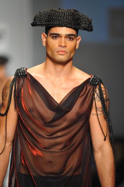 Jason Ryan Show 'da model