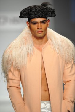 Jason Ryan Show 'da model