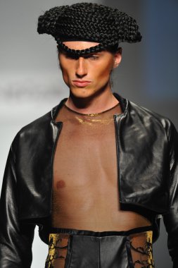 Jason Ryan Show 'da model