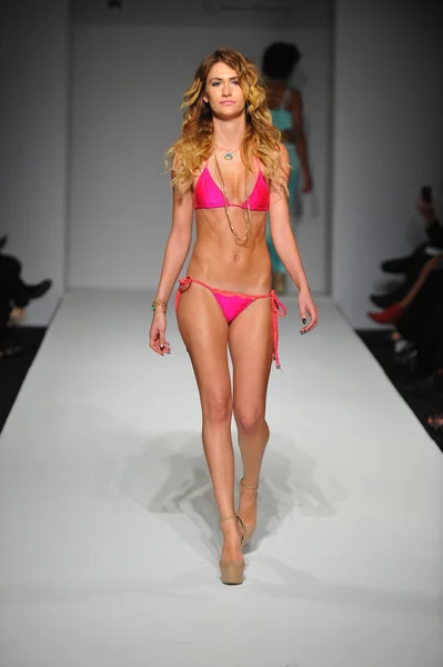 Model at Miss Kinsman Swim show — Stock Photo, Image