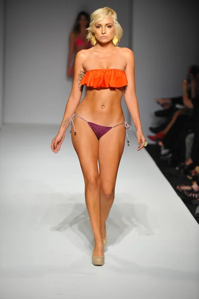 Model at Miss Kinsman Swim show — Stock Photo, Image