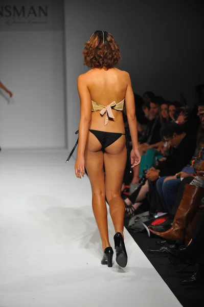 Model at Miss Kinsman Swim show — Stock Photo, Image