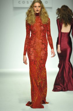 model mt, costello defile