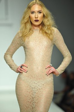model mt, costello defile