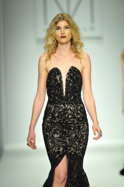 model mt, costello defile