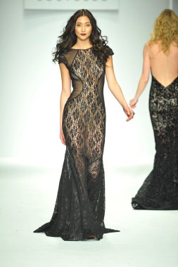 model mt, costello defile