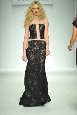 model mt, costello defile