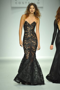 model mt, costello defile