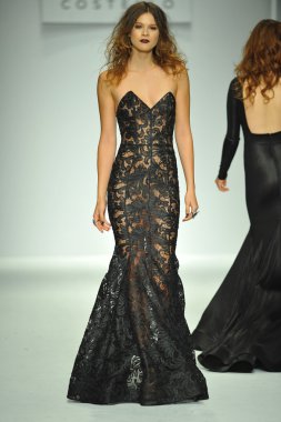 model mt, costello defile