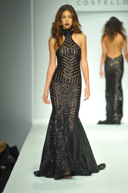 model mt, costello defile