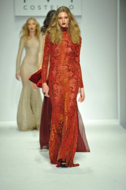 mt modellerini costello defile