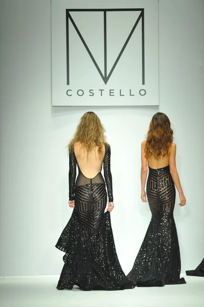 Models at MT Costello fashion show — Stock Photo, Image