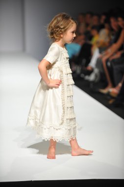 Çocuk model nancy vuu çocukta göster