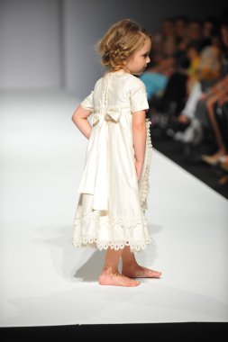 Çocuk model nancy vuu çocukta göster
