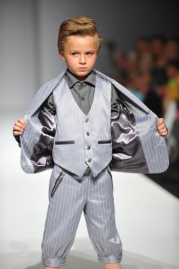 Çocuk model nancy vuu çocukta göster