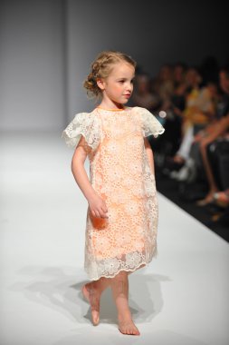 Çocuk model nancy vuu çocukta göster