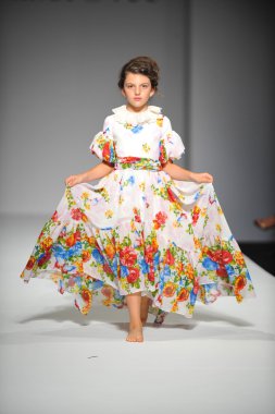 Çocuk model nancy vuu çocukta göster