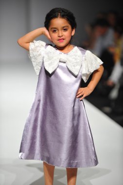 Çocuk model nancy vuu çocukta göster