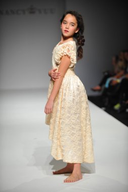 Çocuk model nancy vuu çocukta göster