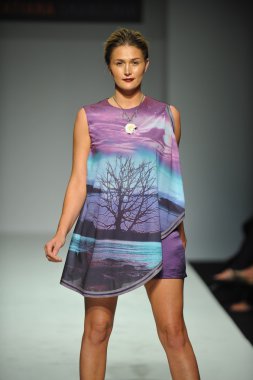 tatiana shabelnik defile, model