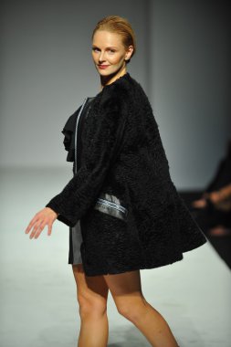 tatiana shabelnik defile, model