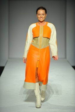 tatiana shabelnik defile, model