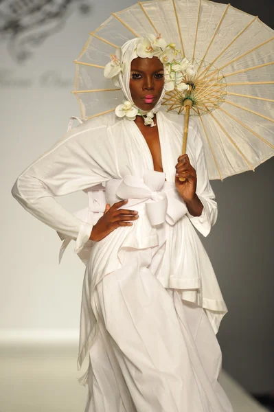 Model at Furne One fashion show — Stock Photo, Image