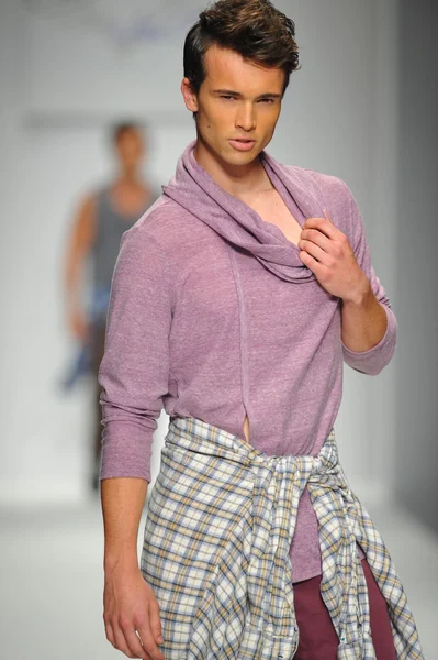 Model walks runway at Consort 62 — Stock Photo, Image