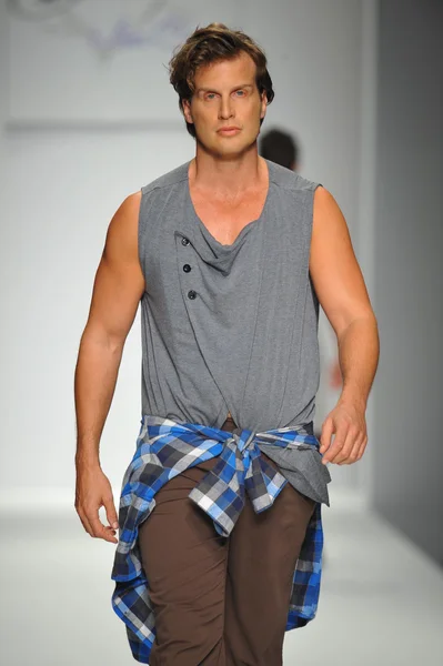 Model walks runway at Consort 62 — Stock Photo, Image