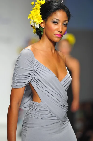 Model walks runway at Consort 62 show — Stock Photo, Image