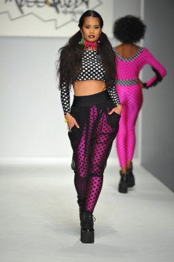 Messqueen Show'da model