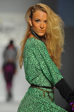 Messqueen Show'da model