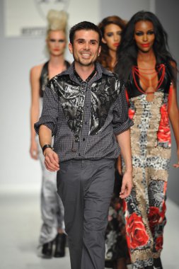 Tasarımcı erik rozet ve modelleri