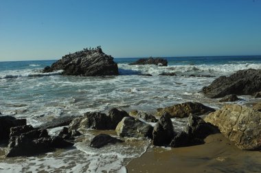 Oceanside plaj ve kayalar
