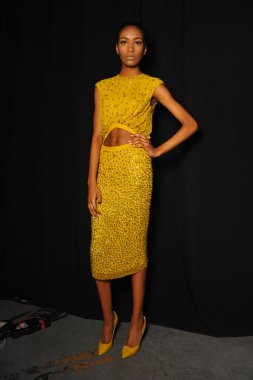 daha önce özgür masur moda model göstermek