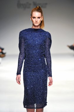özgür masur defile, model