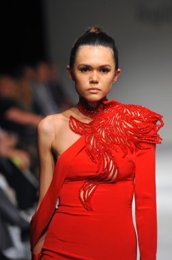 özgür masur defile, model
