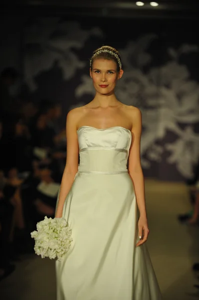 Modelo durante Carolina Herrera show — Fotografia de Stock