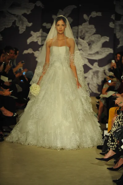 Model during Carolina Herrera show — Stock Photo, Image