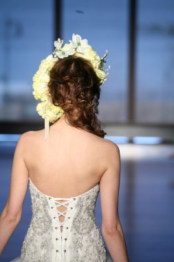 Iness di santo Show'da model