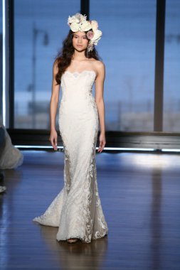 Iness di santo Show'da model