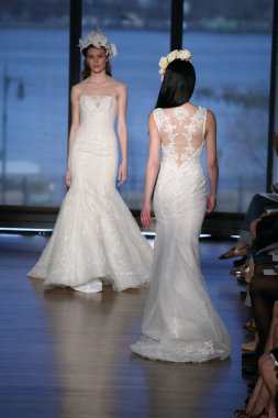 Iness di santo Show'da model