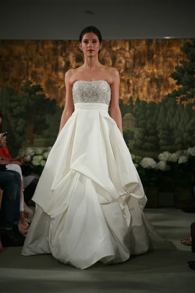 Model at Anne Barge show — Stock Photo, Image