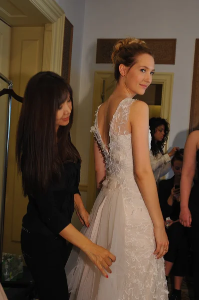 Model backstage Jenny Lee show — Stock Photo, Image