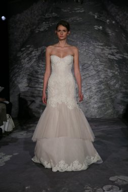 jenny lee Show'da model