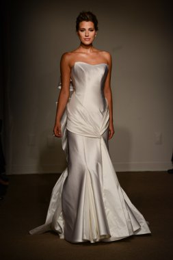 Anna model mayer gösterisi