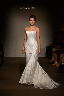 Anna model mayer gösterisi