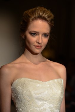 Anna model mayer gösterisi