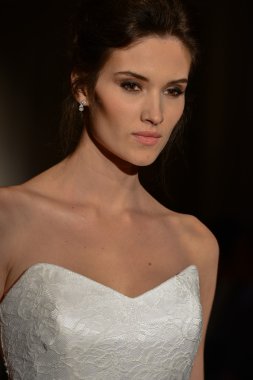 Anna model mayer gösterisi