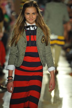 model, ralph lauren çocuk moda defilesi